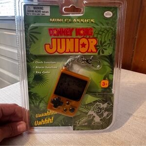 NINTENDO Mini Classics Donkey Kong Jr Keychain Video Game DK NEW SEALED